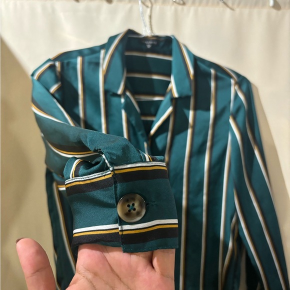 Green striped button down longsleeve - Picture 3 of 4